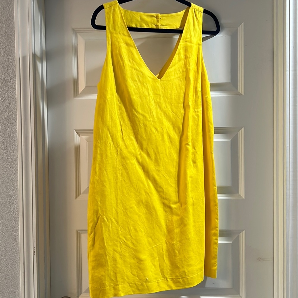 Beautiful yellow Banana Republic sheath dress. New with tags